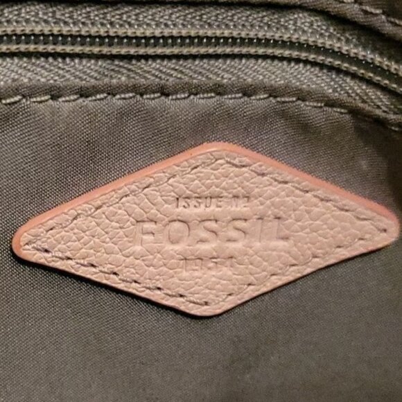 Fossil Genuine Leather Crossbody Bag - Light Pink / Blush - Gently Used - Picture 5 of 6